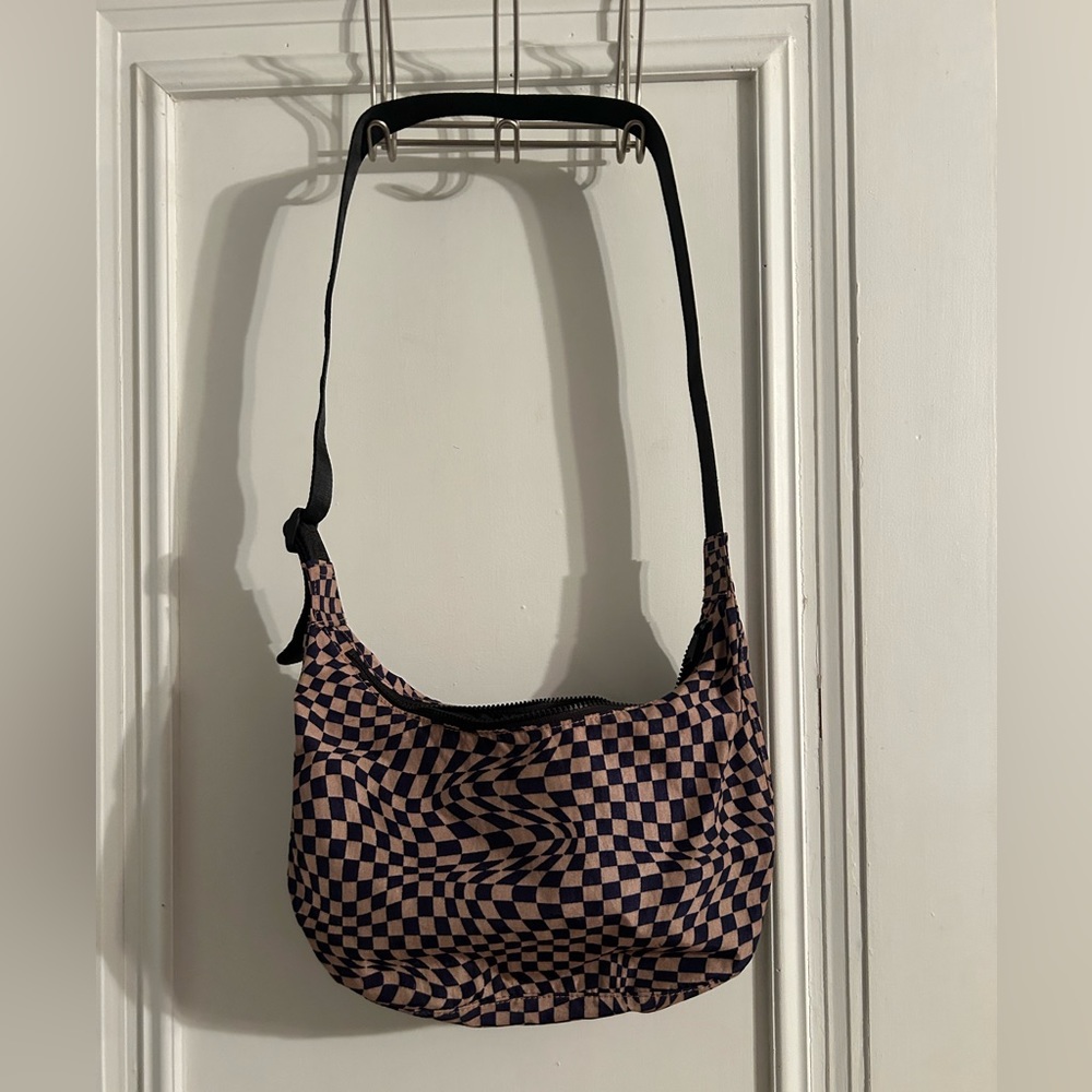 BAGGU medium crescent trippy checkered crossbody bag